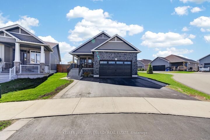 Property Photo: 67 Farrington Crescent ON K0K 2T0