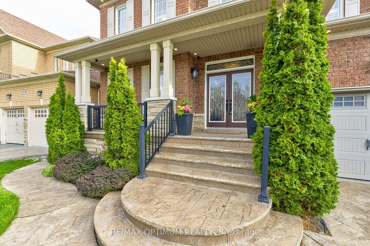 Property Photo: 30 Sorbonne Drive ON L6P 1Z3