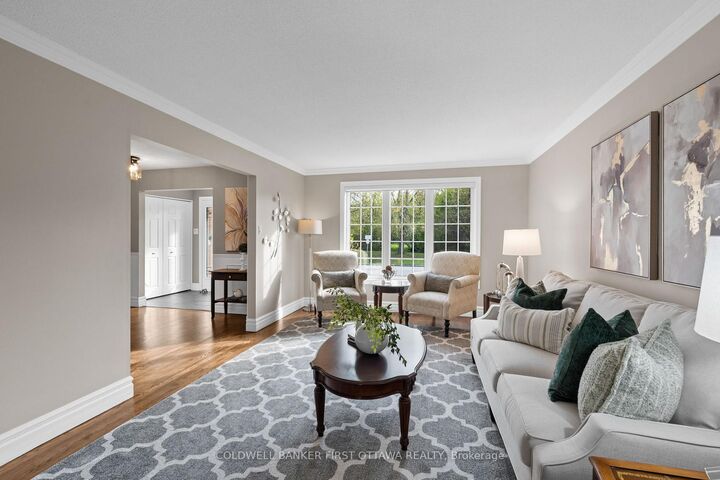 Property Photo:  42 Hampel Crescent  ON K2S 1E4 