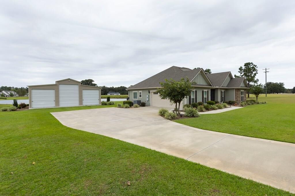 Property Photo: 6140 Old Lake Park Rd GA 31636