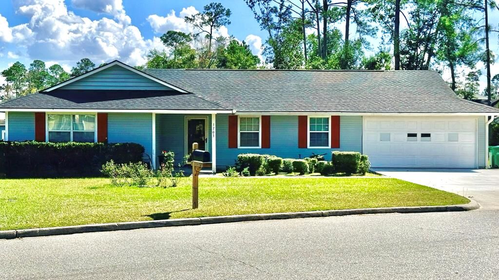 Property Photo: 1703 Leone Ave GA 31602