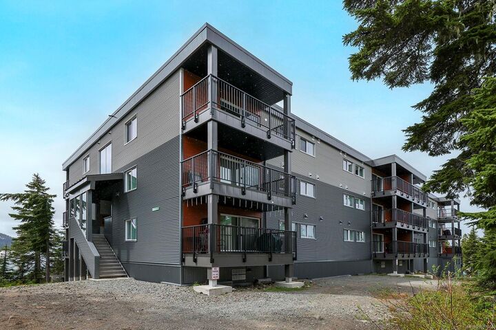 Property Photo: 695 Castle Crag Cres 303 BC V9J 1L0