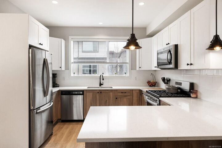 Property Photo: 3351 Luxton Rd 504 BC V9C 0P2