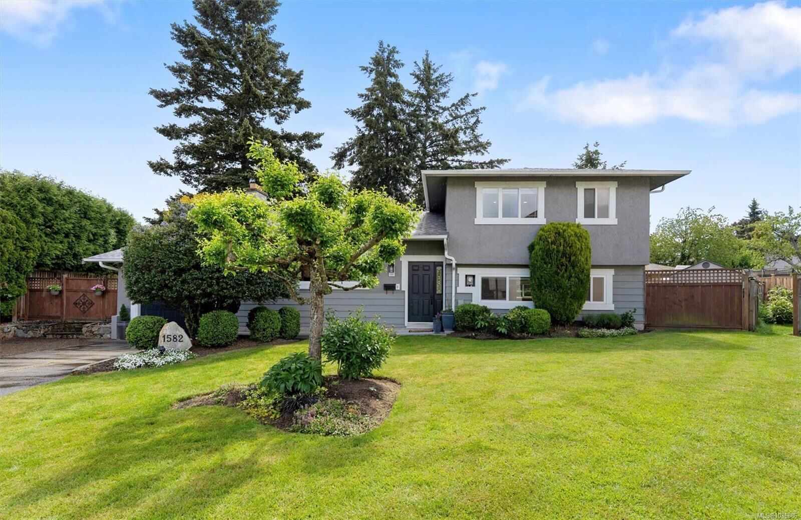 Property Photo: 1582 Fremont Pl BC V8N 4Y5
