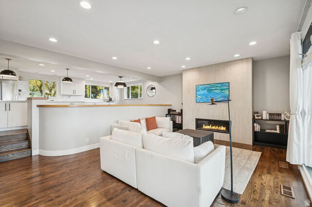 Property Photo: 1876 S 2600 E UT 84108