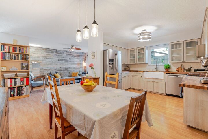 Property Photo:  39752 Government Road 9  BC V8B 0G3 