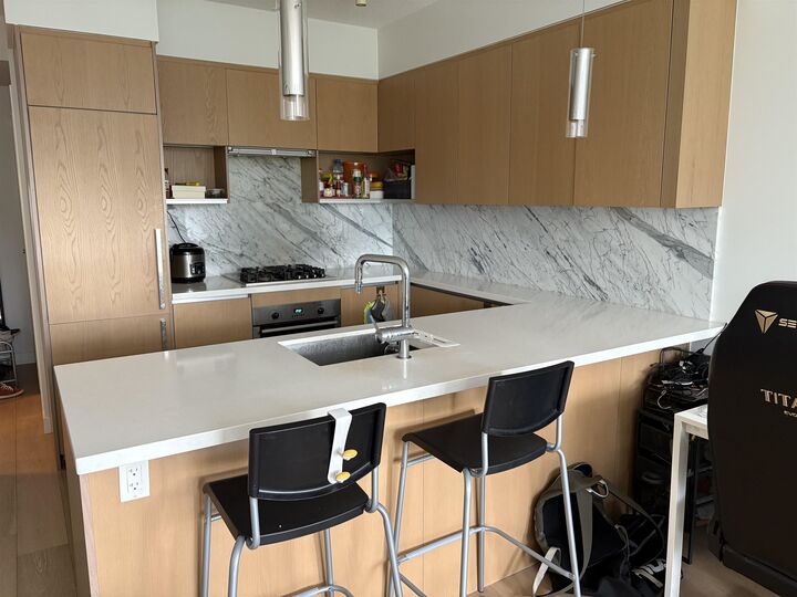 Property Photo:  6588 Nelson Avenue 807  BC V5H 0E8 