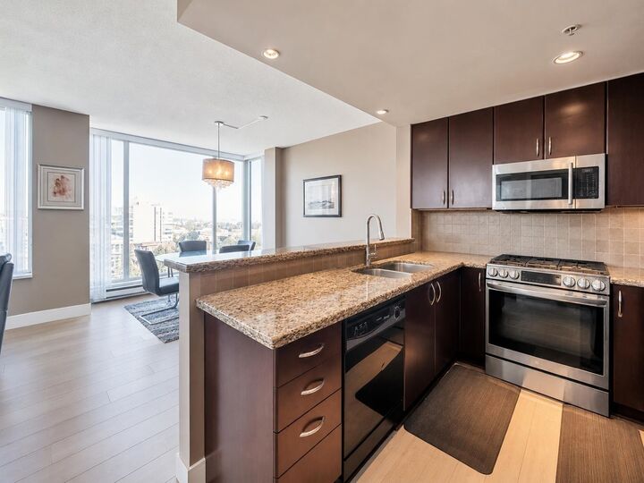 Property Photo: 1428 W 6th Avenue 1301 BC V6H 4H4