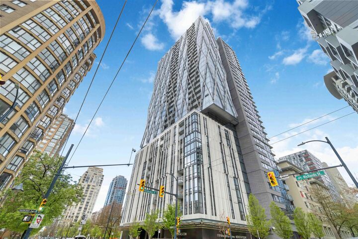 Property Photo:  1111 Richards Street 1305  BC V6B 0S3 