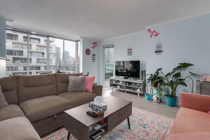 Property Photo:  1500 Howe Street 1401  BC V6Z 2N1 