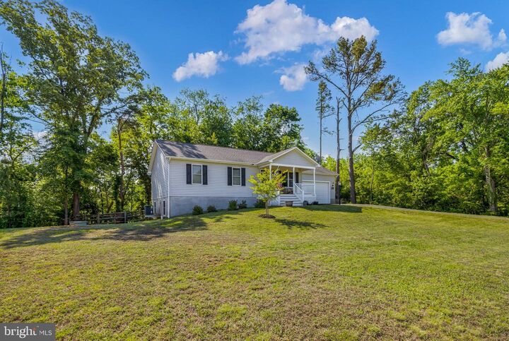 Property Photo:  