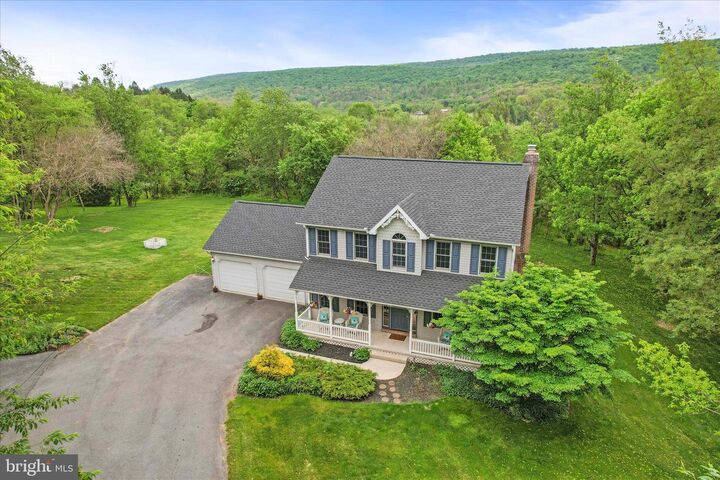 Property Photo:  25 Spruce Road  PA 17053 