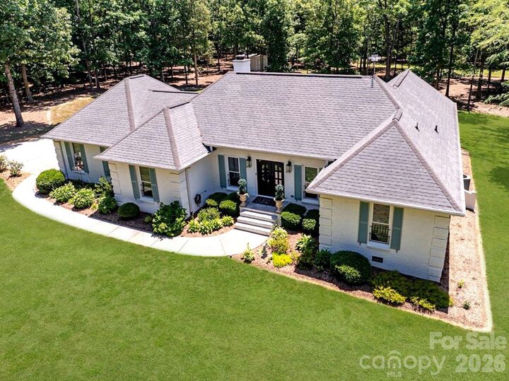 Property Photo: 11100 Tara Oaks Drive NC 28227