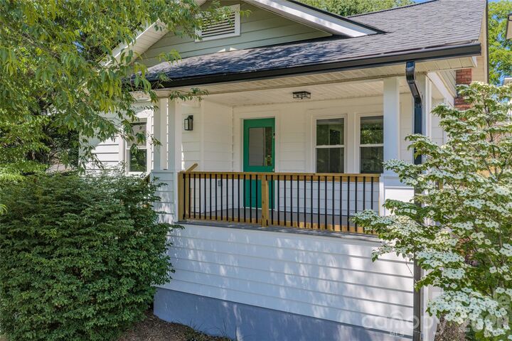 Property Photo:  26 Henrietta Street  NC 28801 