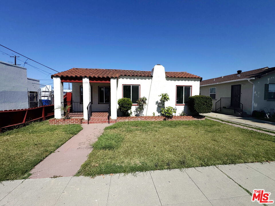 Property Photo: 6574 Brayton Ave CA 90805