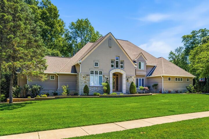 Property Photo:  8432 Tartan Fields Drive  OH 43017 