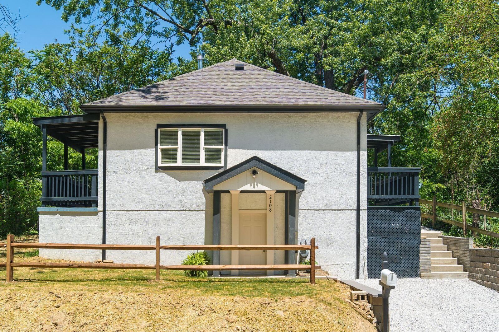 Property Photo:  2108 Paul Drive  OH 43211 