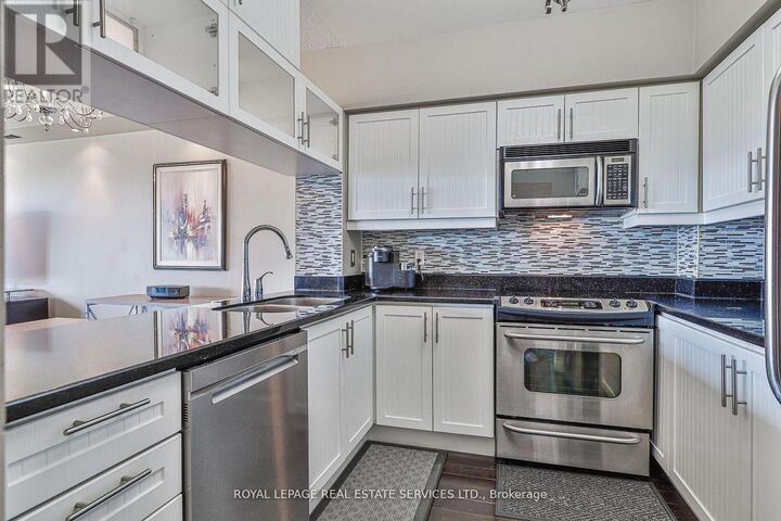 Property Photo:  2261 Lake Shore Boulevard West 1010  ON M8V 3X1 