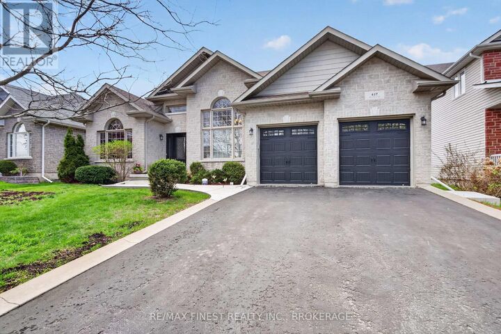 Property Photo:  417 McCallum Street  ON K7K 7L6 