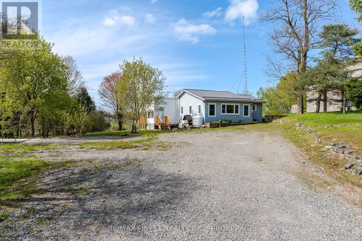 Property Photo:  6804 6th Concession Road  ON K6V 5T5 