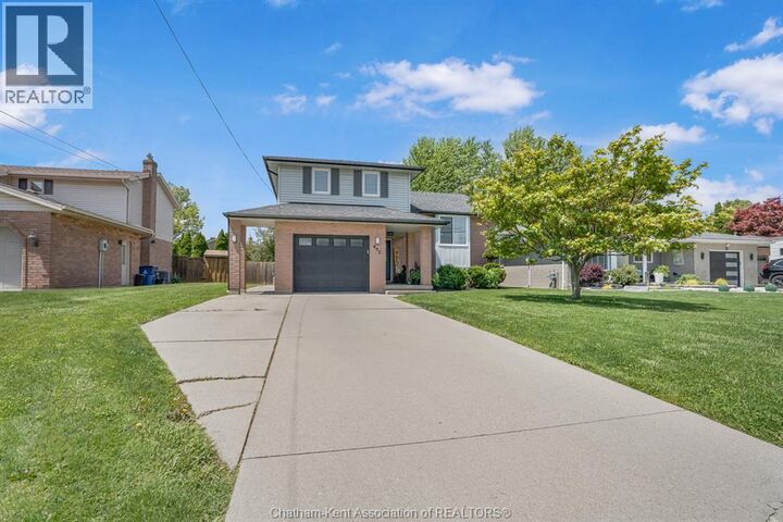 Property Photo:  457 McNaughton Avenue East  ON N7L 2H2 