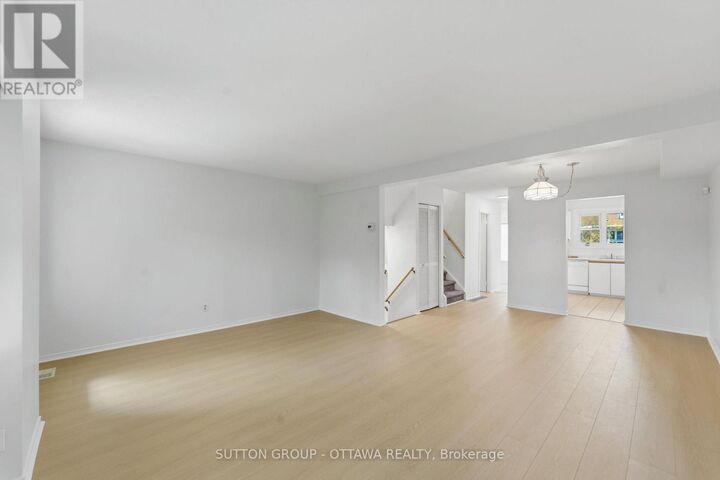 Property Photo:  920 Dynes Road 54  ON K2C 0G8 