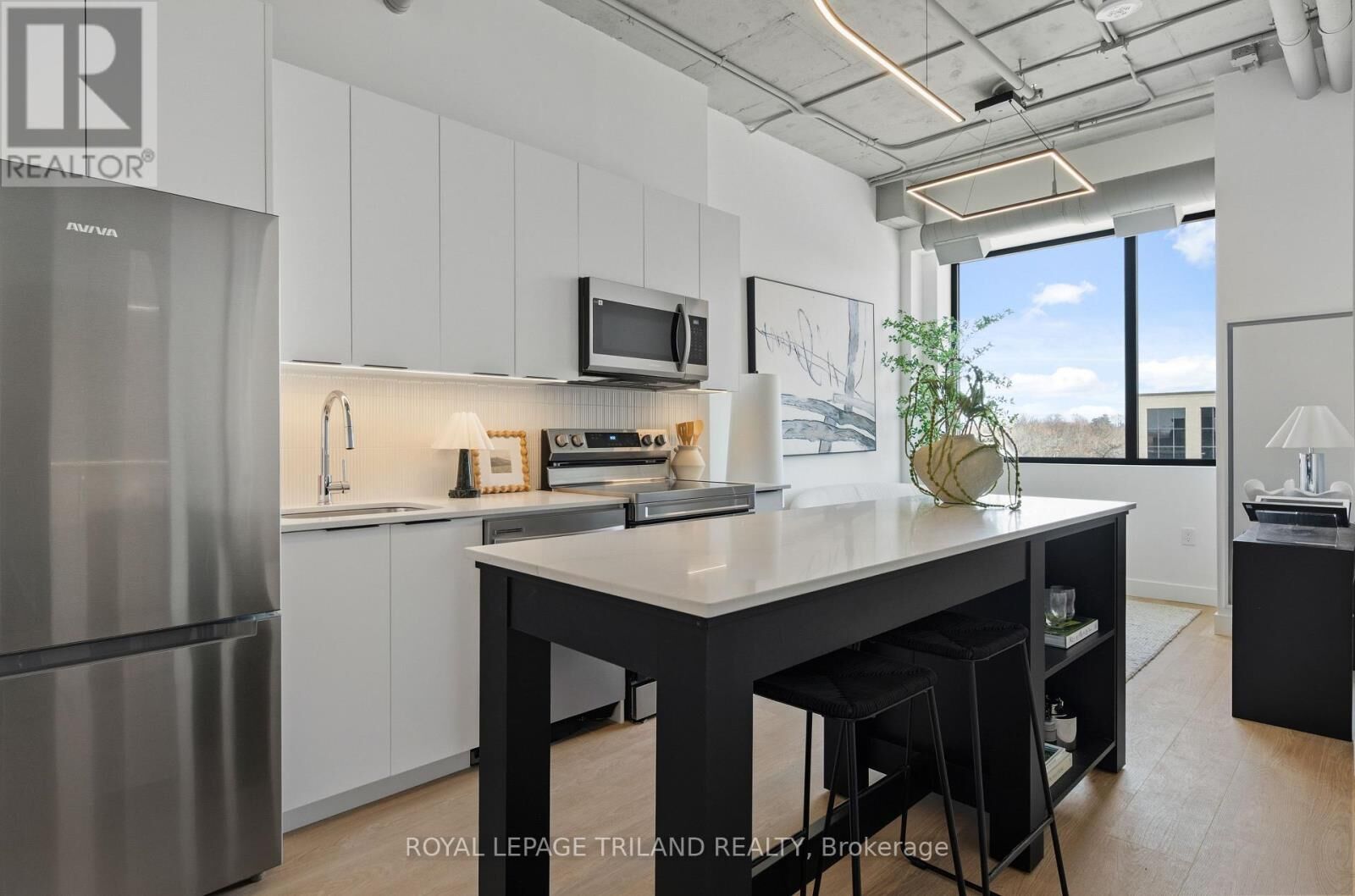 Property Photo:  685 Richmond Street 209  ON N6A 5M1 