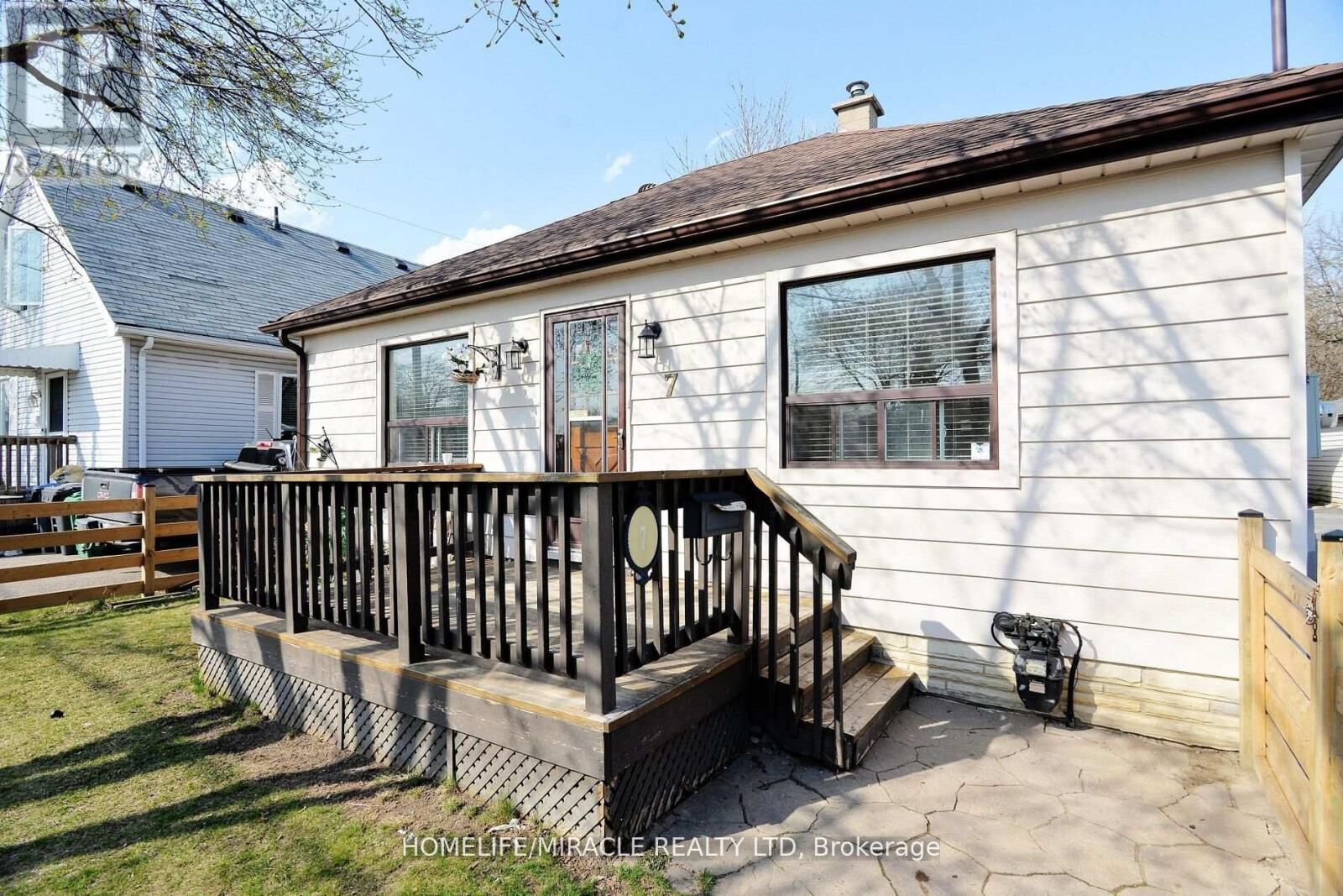 Property Photo:  7 Sophia Street  ON L6V 1T8 