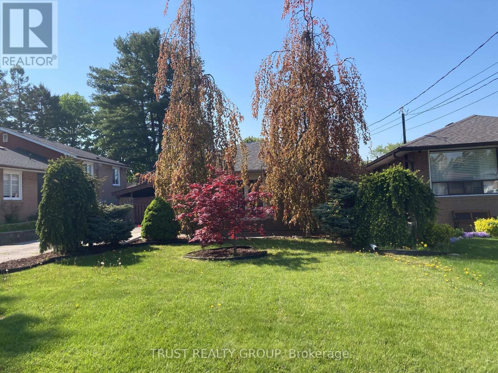 Property Photo:  9 Del Ria Drive  ON M6L 1L9 