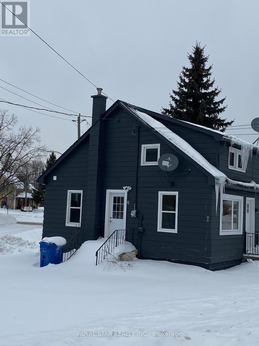 Property Photo:  582 Garafraxa Street South  ON N0G 1R0 