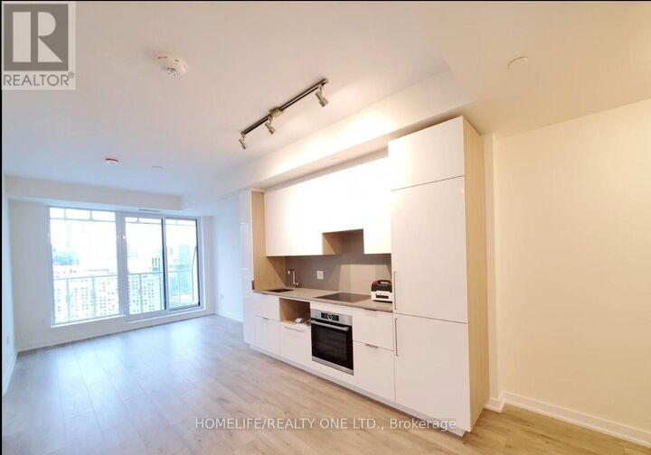 Property Photo:  28 Freeland Street 3206  ON M5E 0E3 