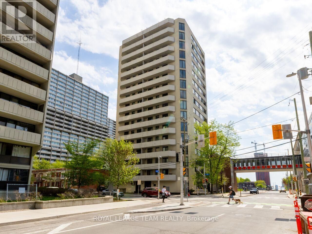 Property Photo:  200 Bay Street 404  ON K1R 7W8 