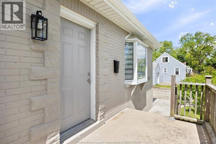 Property Photo:  1073 Jefferson  ON N9S 2R2 