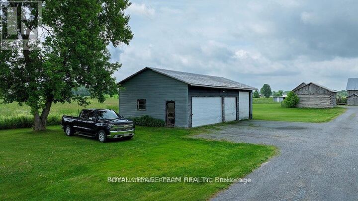 Property Photo:  1965 Marchurst Road  ON K2K 1X7 