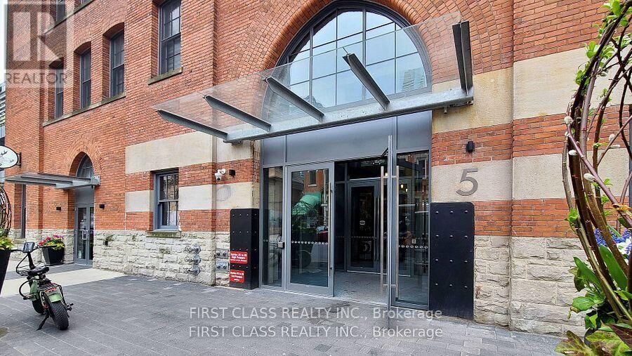 Property Photo:  5 St Joseph Street 412  ON M4Y 1J6 