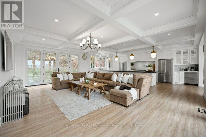 27 Vardon Drive — photo 1