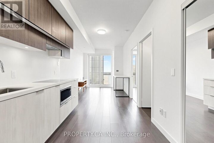 Property Photo:  8 Eglinton Avenue East 3110  ON M4P 0C1 