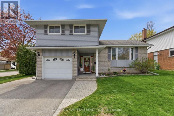 Property Photo:  986 Central Park Boulevard North  ON L1G 7A6 
