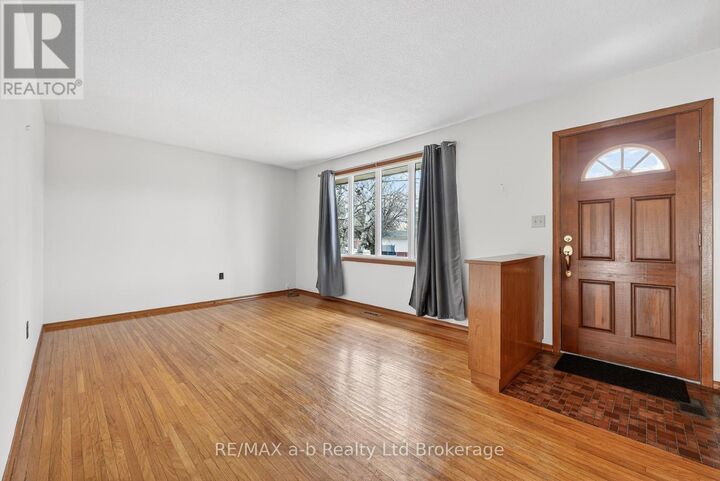 Property Photo:  42 Princess Park Road  ON N5C 1X8 