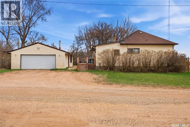 Property Photo:  210 Railway Avenue  SK S0H 3E0 