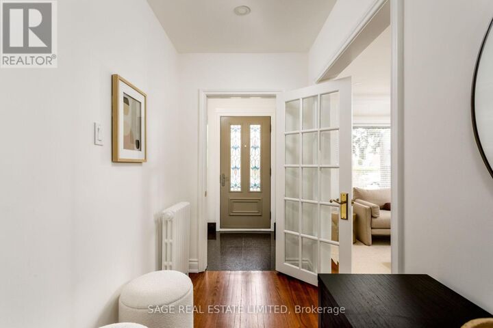 Property Photo:  25 Cliveden Avenue  ON M8Z 3M7 