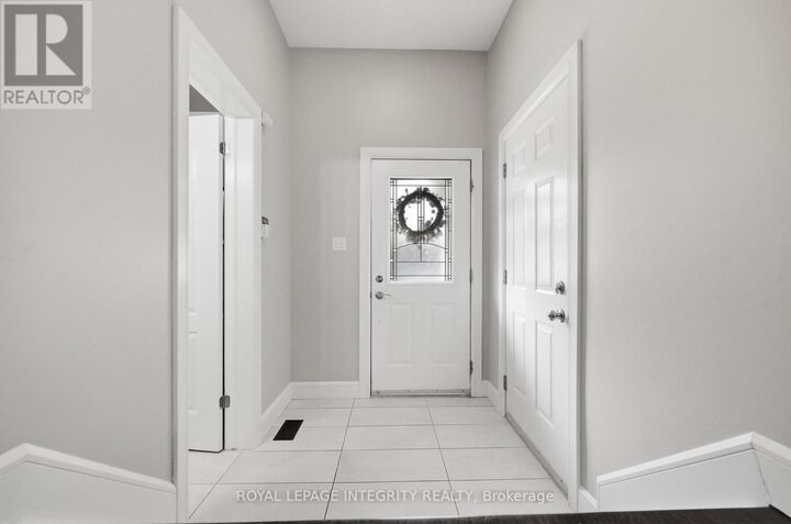 Property Photo:  233 Greenridge Street  ON K1C 7R8 