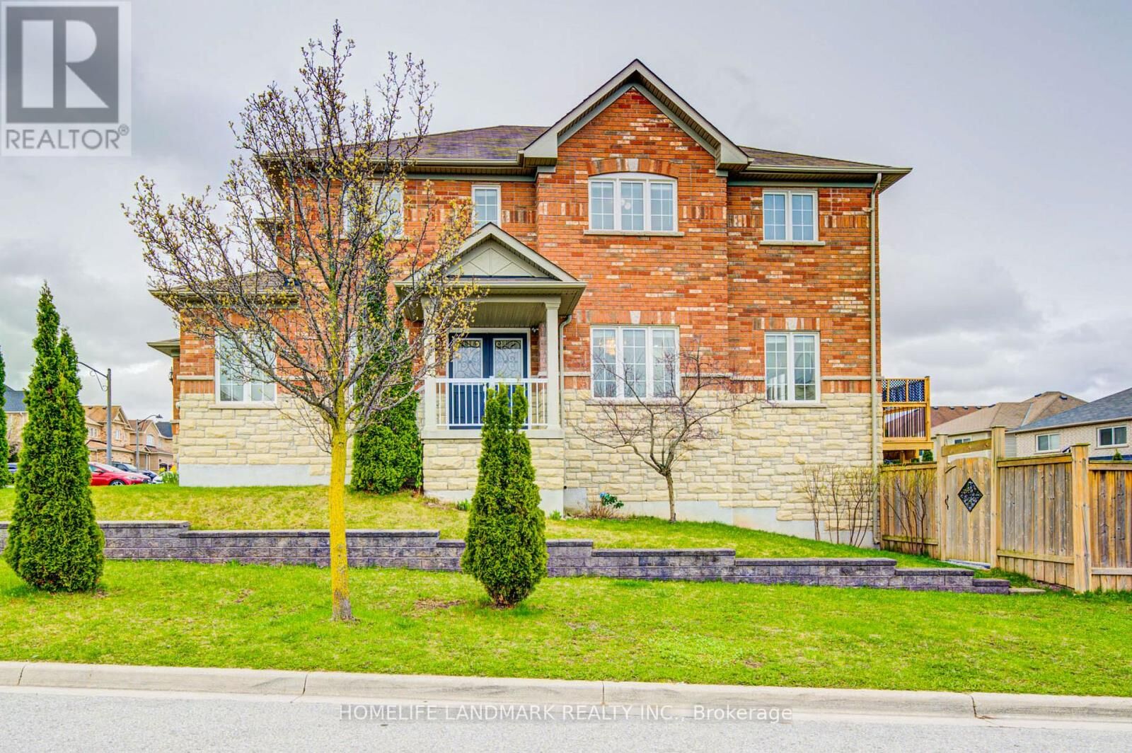 Property Photo:  1662 Quail Run Drive  ON L1K 0L9 