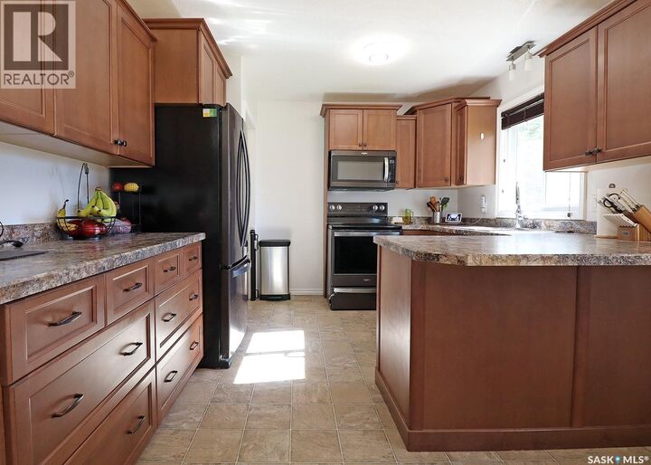 Property Photo:  59 Alexandra Avenue  SK S3N 2J6 