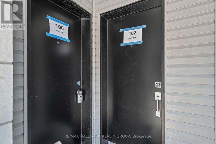 Property Photo:  102 Casita Private  ON K1W 0X6 