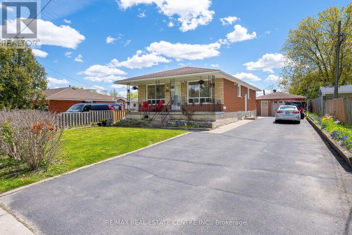 Property Photo:  211 Ballantyne Avenue  ON N1R 7B5 