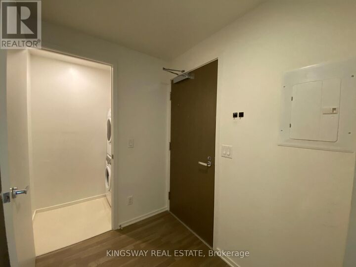 Property Photo:  1 Bloor Street East 1004  ON M4W 0A8 