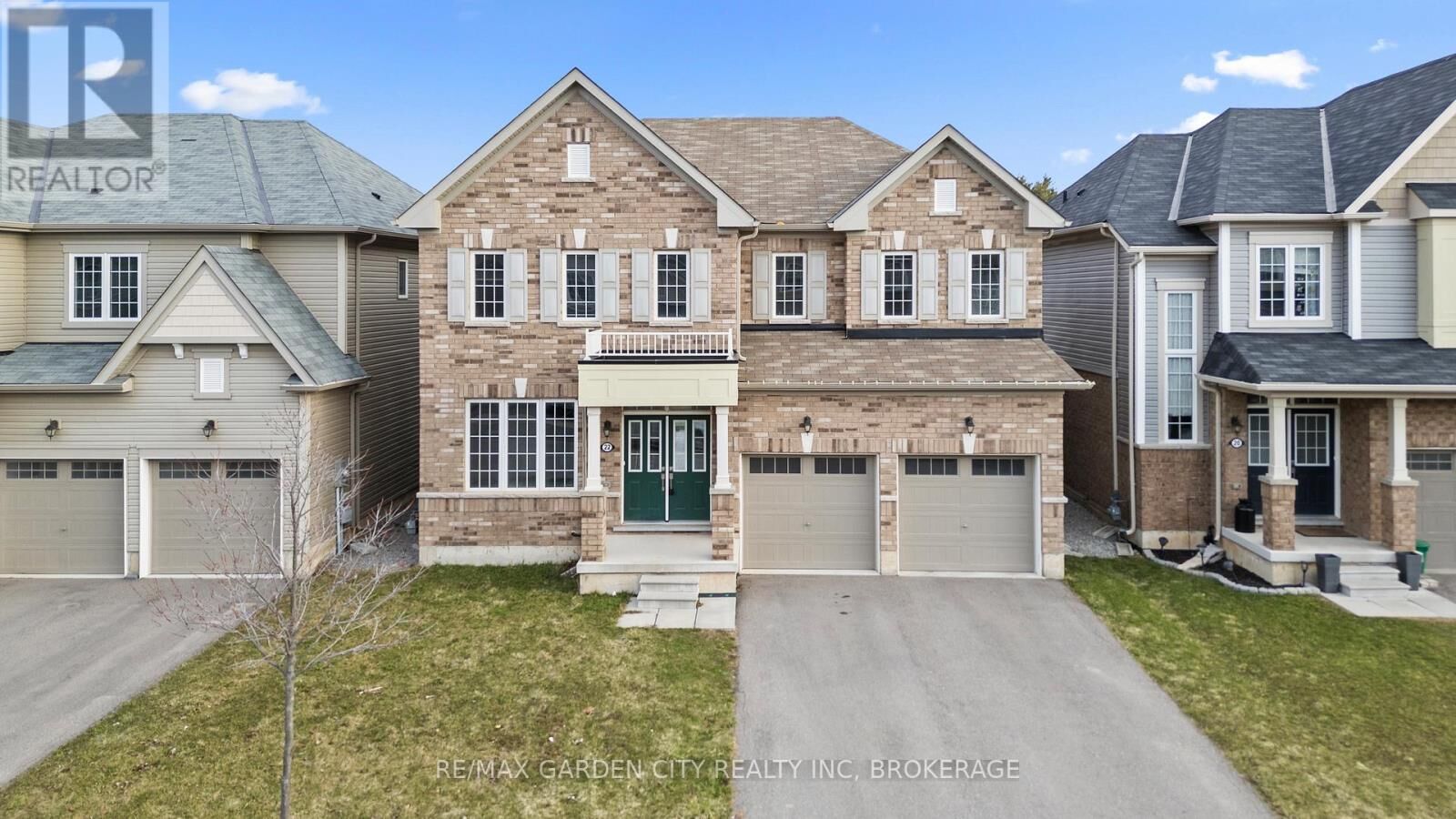Property Photo:  22 Esther Crescent  ON L3B 0G1 