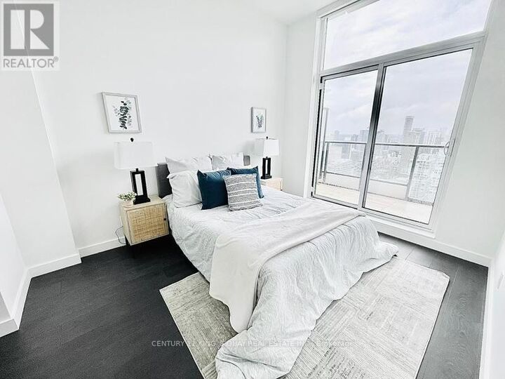 Property Photo:  38 Widmer Street 5105  ON M5V 0P7 