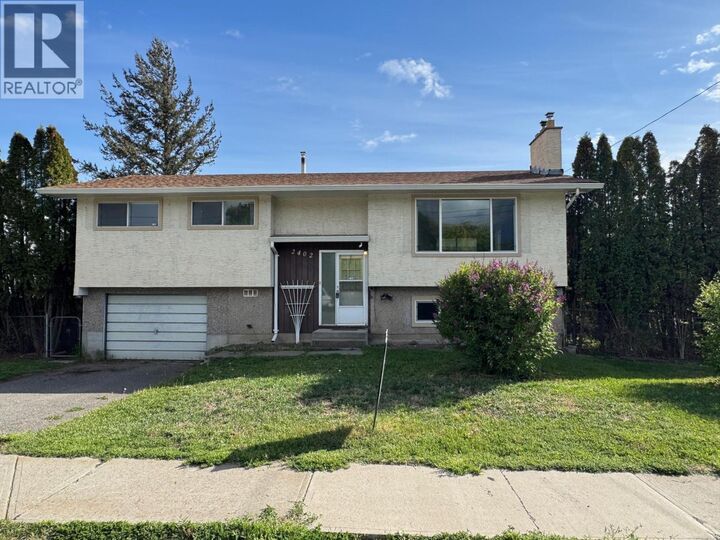 Photo de la propriété:  2402 Clapperton Avenue  BC V1K 1A2 
